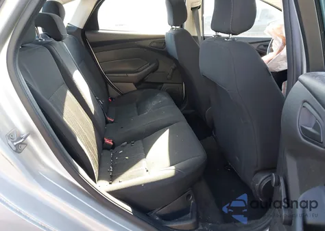 2015 Ford Focus S z USA, uszkodzony, nr VIN 1FADP3E25FL344526